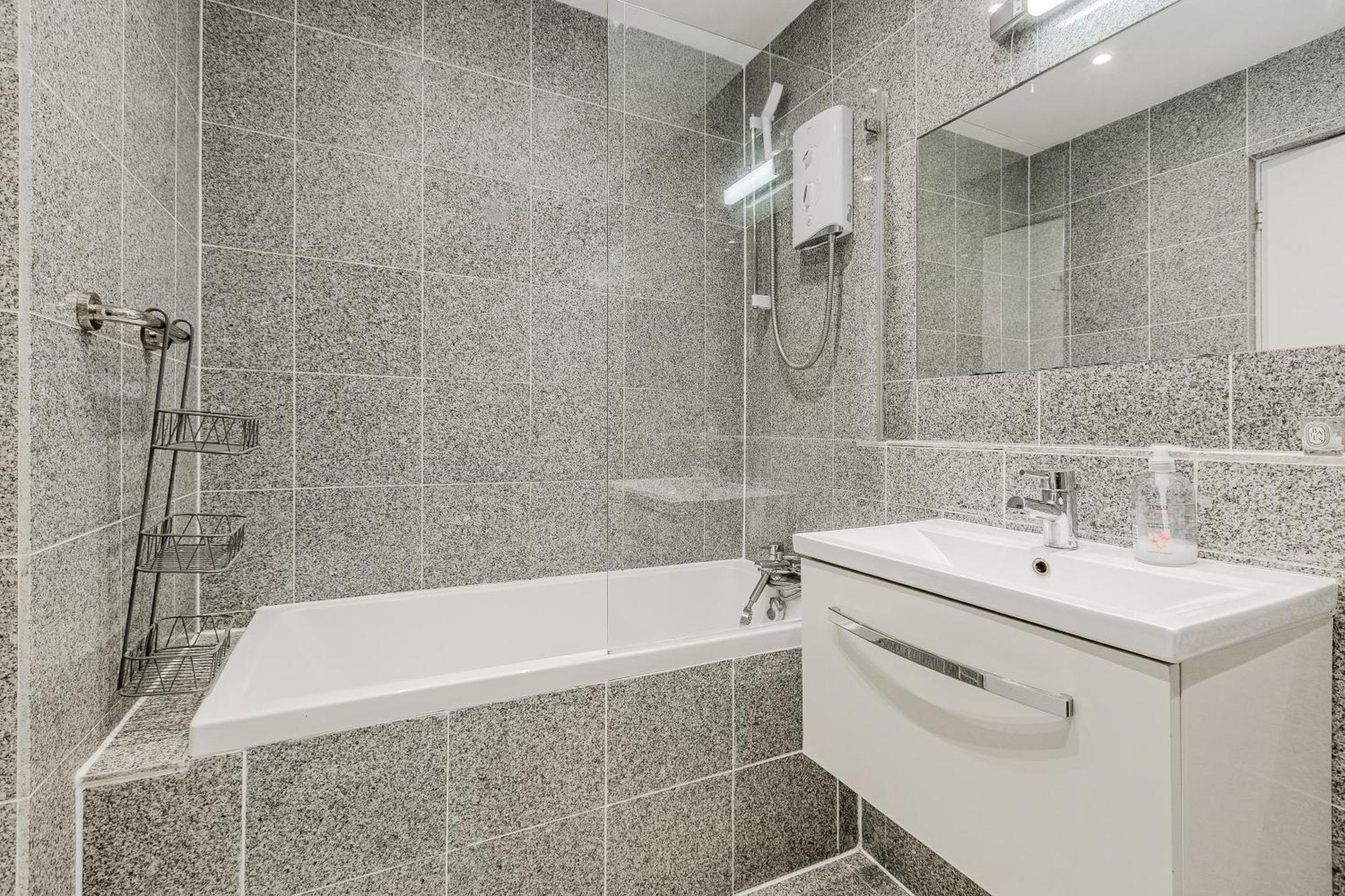 Stunning Central 2Br Flat Btw Soho & Covent Garden Λονδίνο Εξωτερικό φωτογραφία